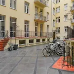 Shortstaypoland Brzeska B147 * Varsó