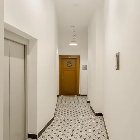 Shortstaypoland Brzeska B147 Apartman Varsó